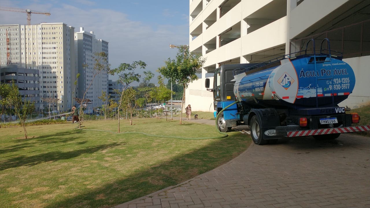 Caminhão pipa VUC em São Paulo