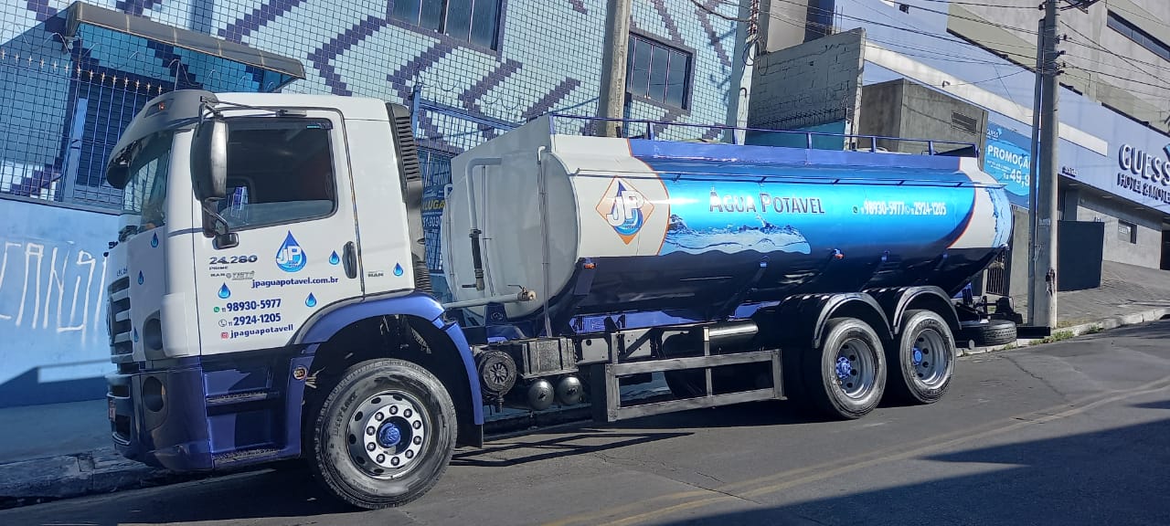 Empresa de transporte de água potável